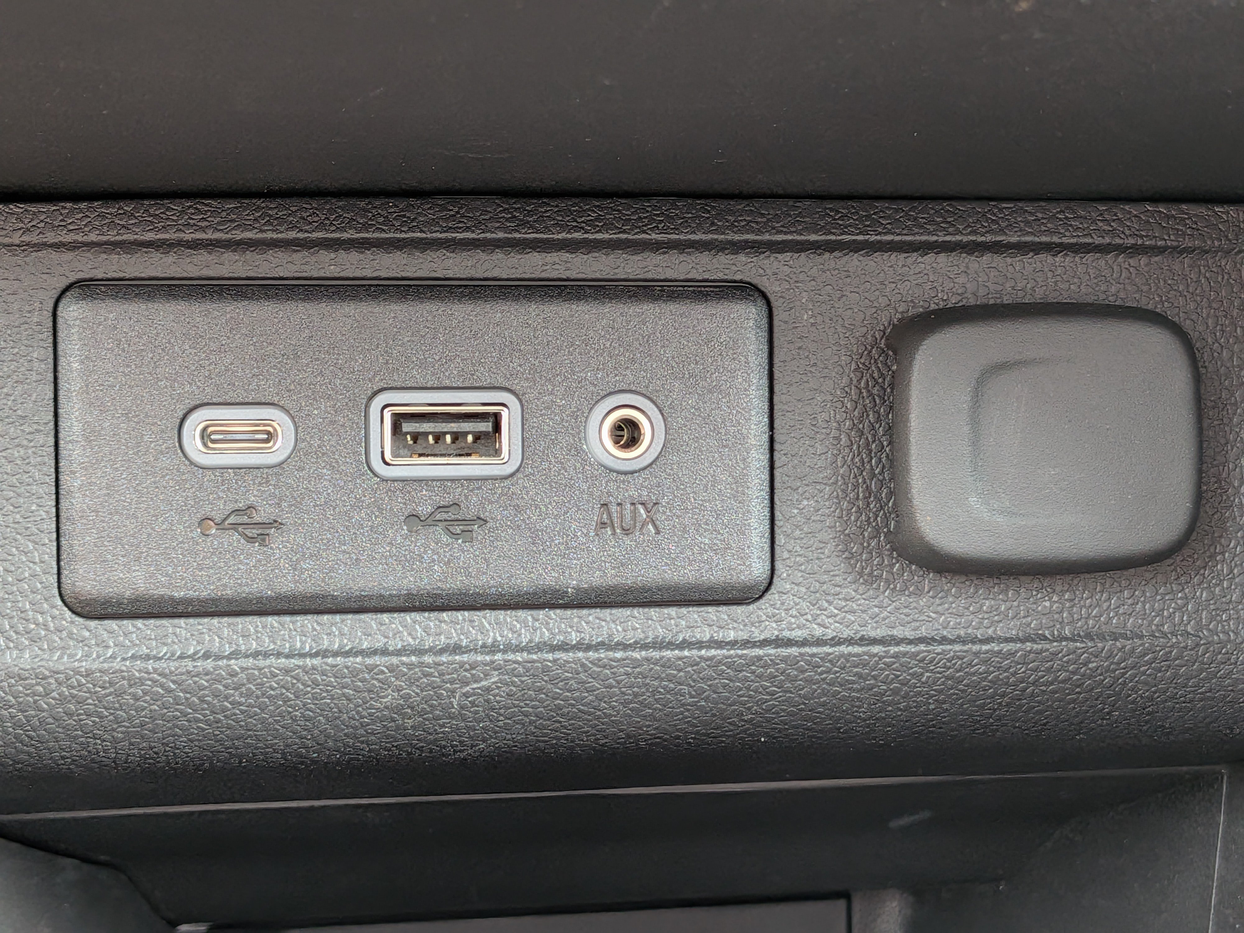 Certified 2023 Buick Encore GX Select w/ Sport Touring Package FWD image 27