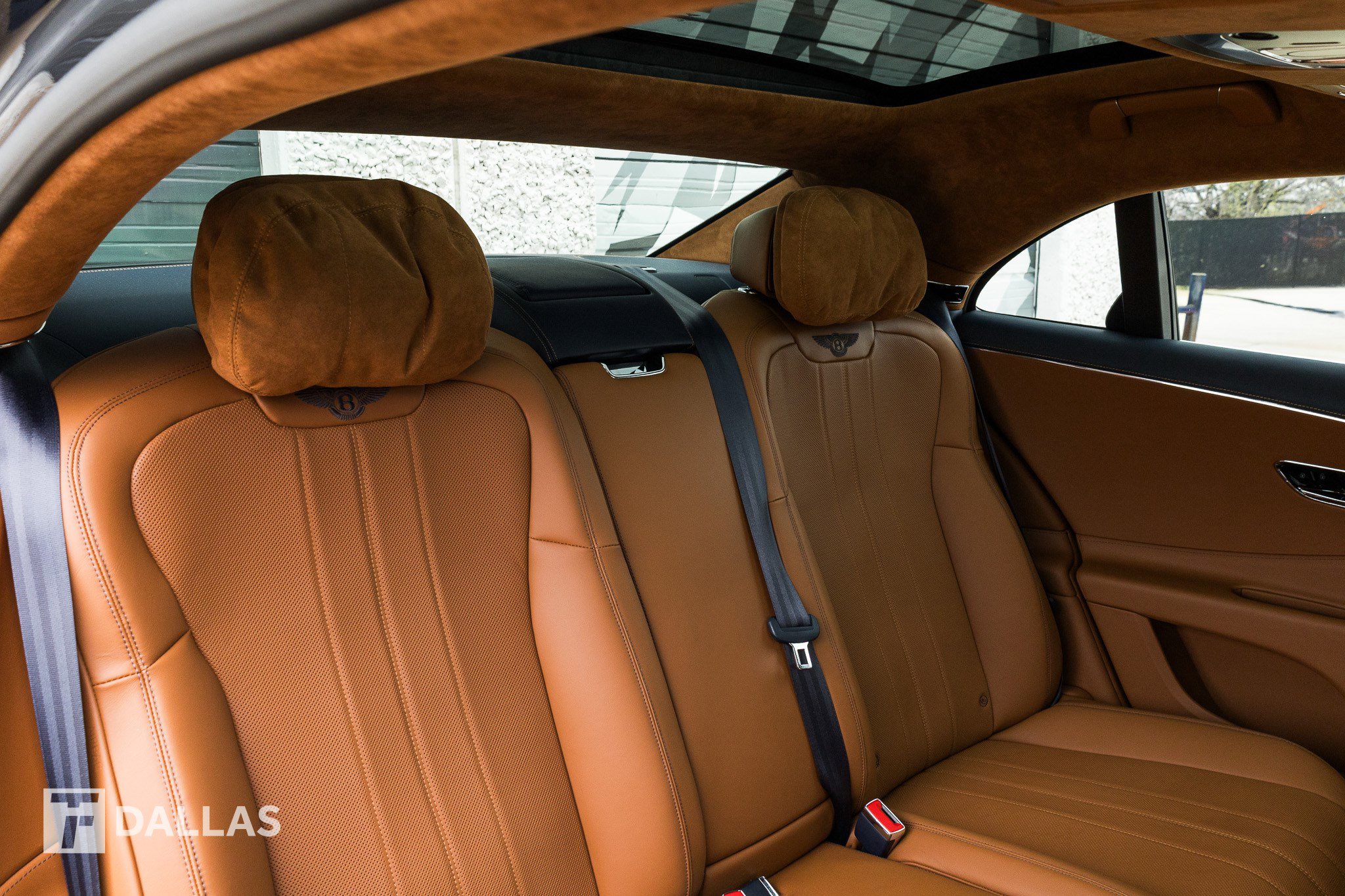 Used 2022 Bentley Flying Spur V8 image 41