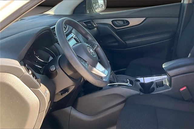 Used 2019 Nissan Rogue Sport S image 12