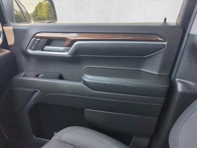 Used 2022 Chevrolet Silverado 1500 LT AWD/4WD image 23