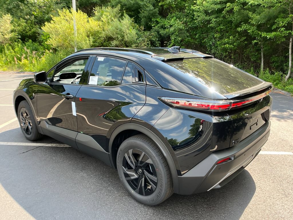 New 2026 Toyota C-HR AWD/4WD video 3
