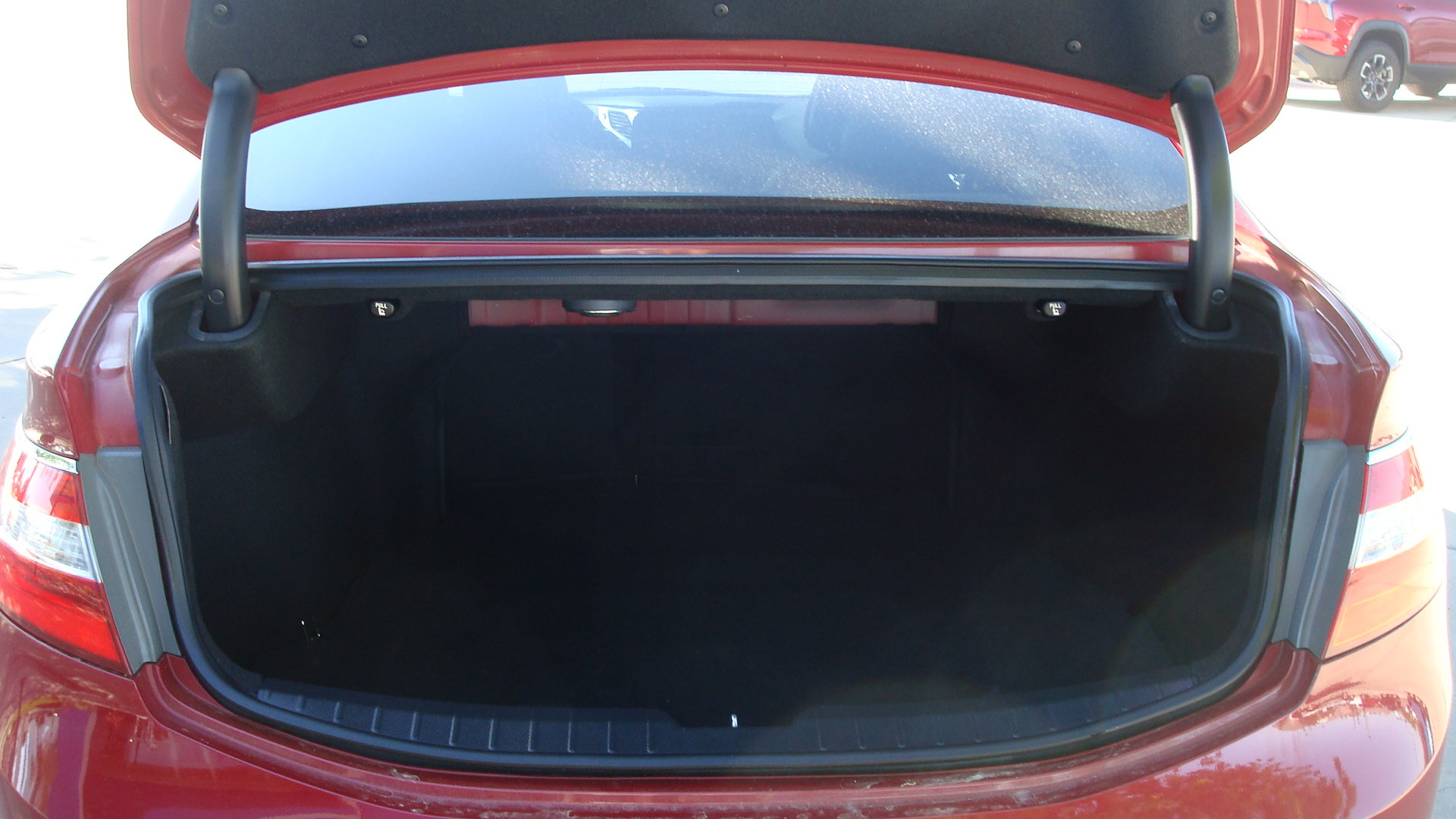 Used 2014 Hyundai Azera Limited w/ Option Group 02 FWD image 13