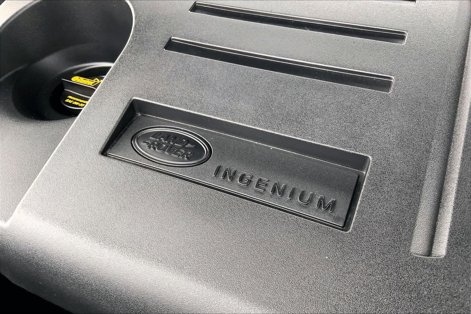 Used 2025 Land Rover Range Rover SE image 32