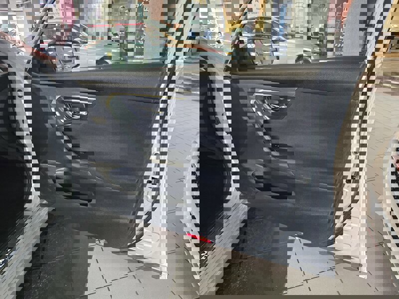 Used 2015 Nissan Altima 2.5 SV image 18