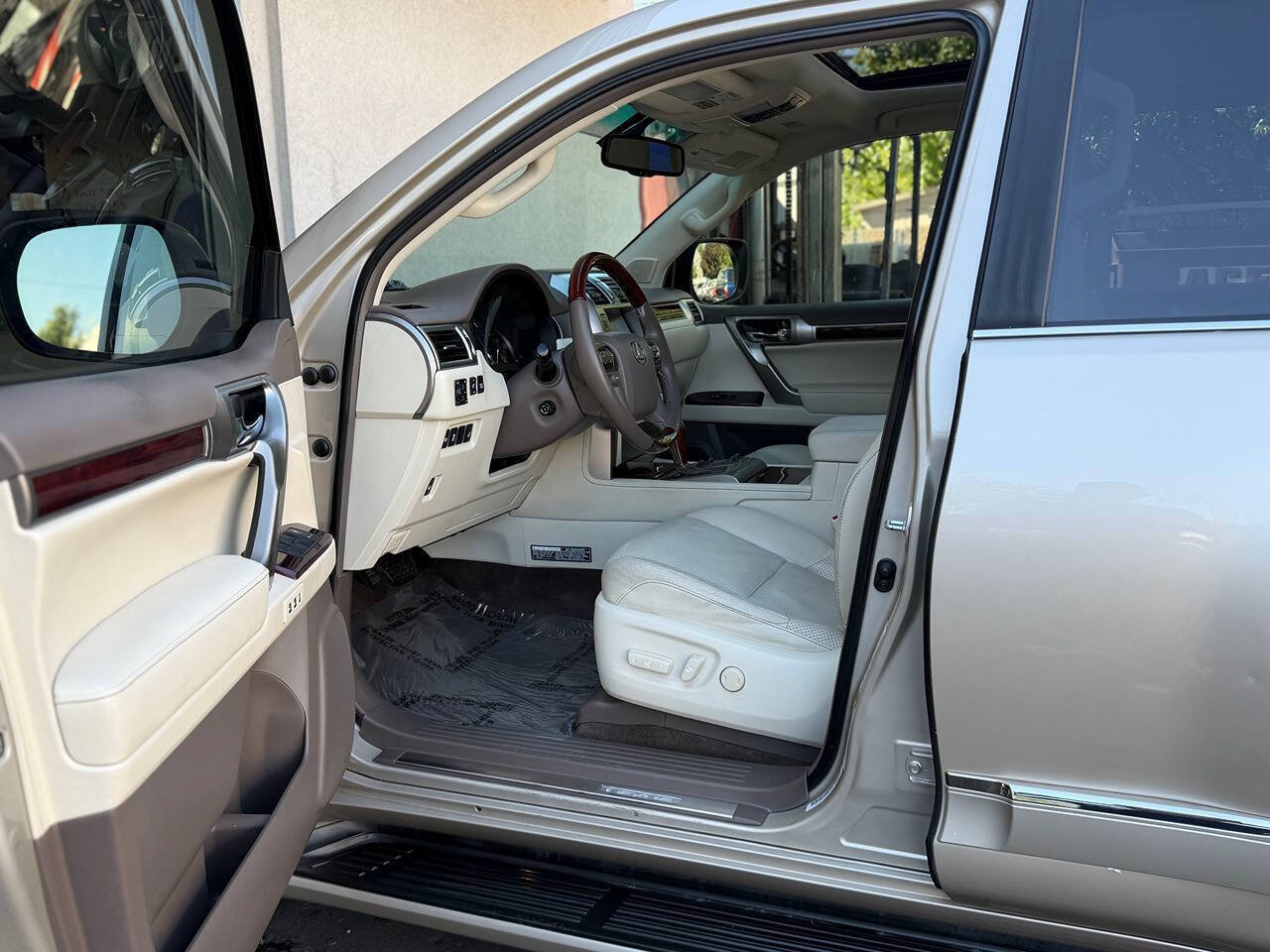 Used 2011 Lexus GX 460 Premium AWD/4WD image 42
