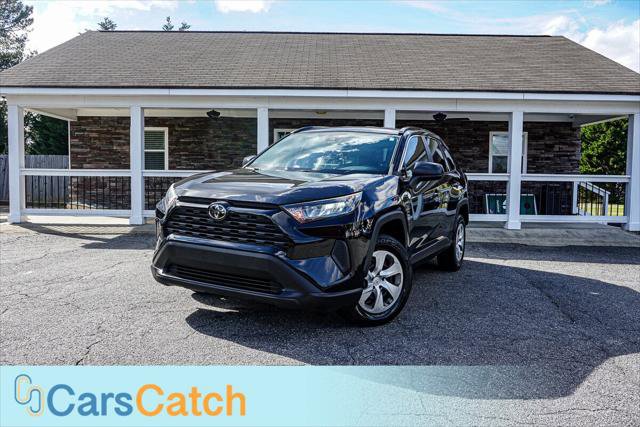 Used 2019 Toyota RAV4 LE image 1