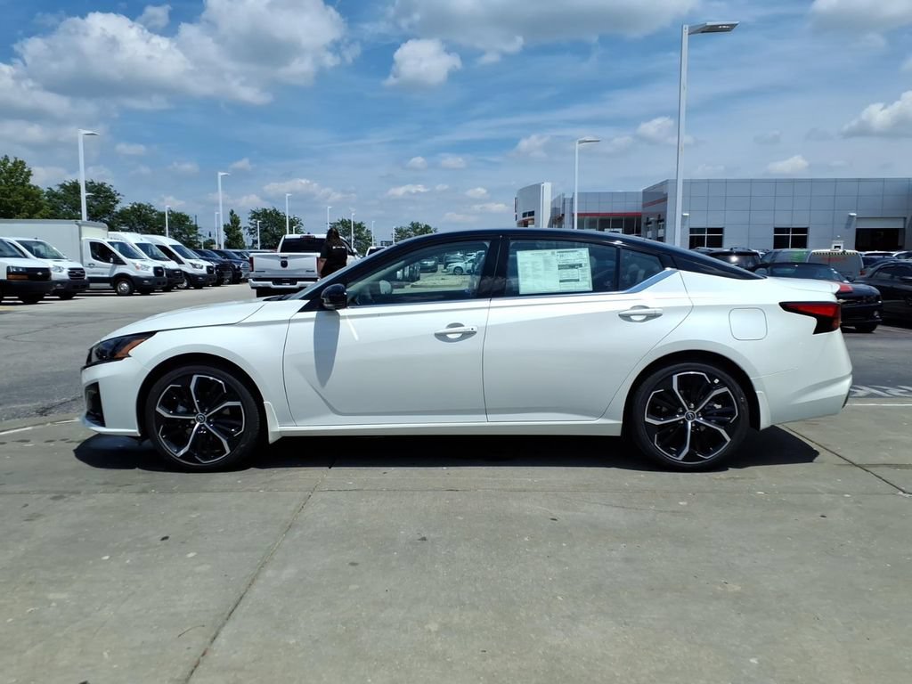 New 2026 Nissan Altima 2.5 SR w/ SR Premium Package FWD image 5