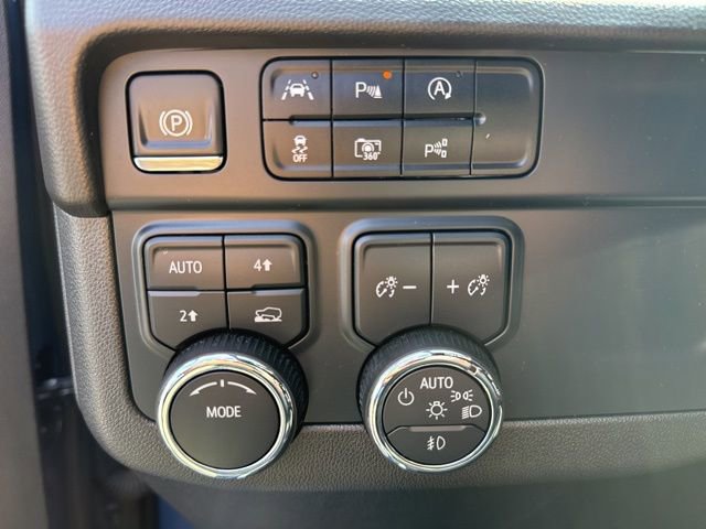 Used 2025 Chevrolet Tahoe Premier AWD/4WD image 12