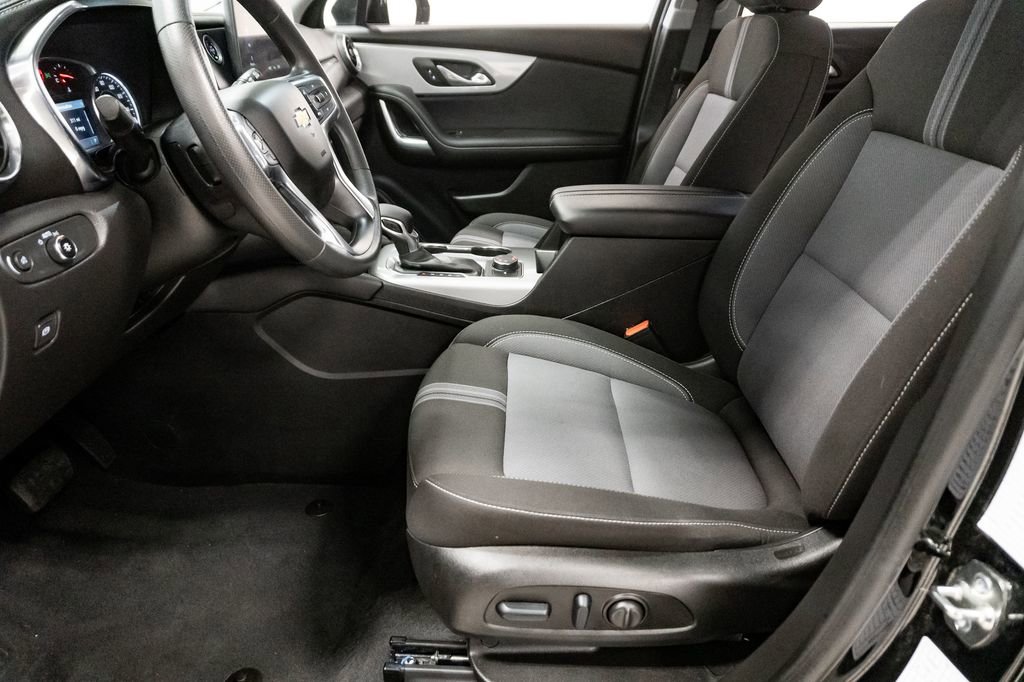 Used 2025 Chevrolet Blazer LT image 10