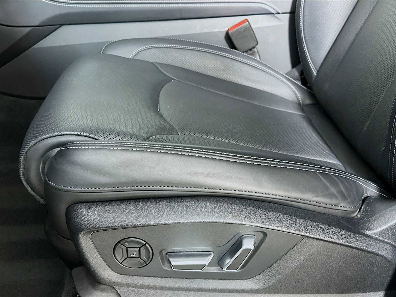 Used 2025 Audi Q7 3.0T Prestige w/ Prestige Package image 12