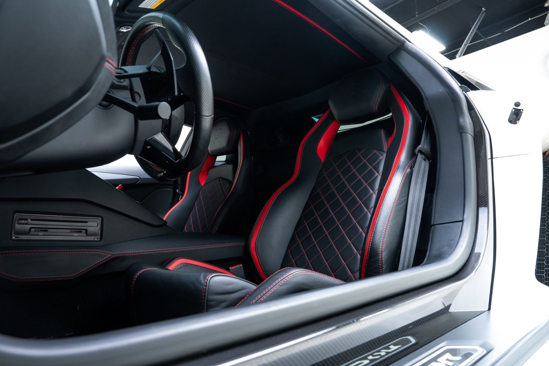 Used 2017 Lamborghini Aventador S image 15