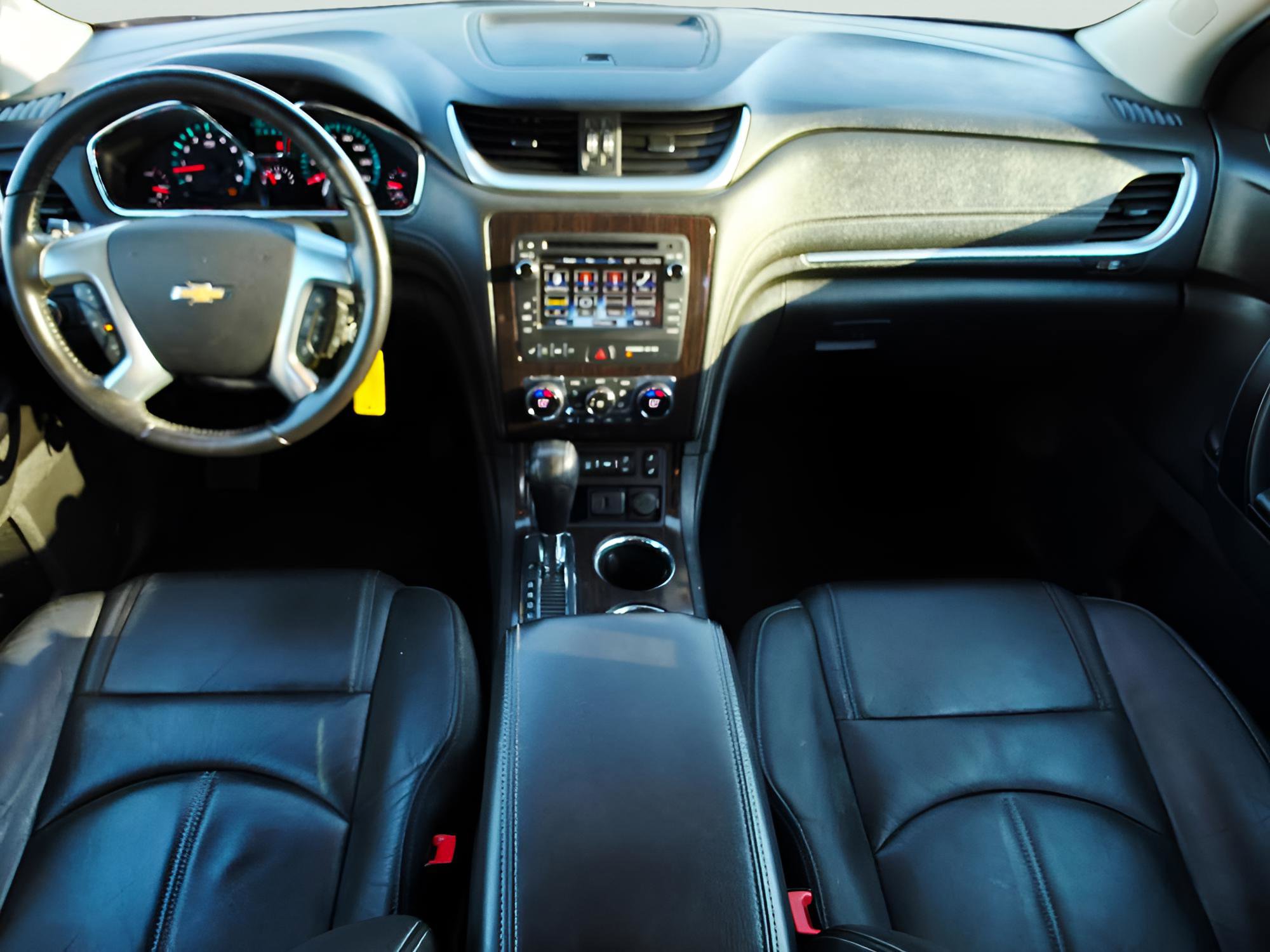 Used 2015 Chevrolet Traverse LT image 18