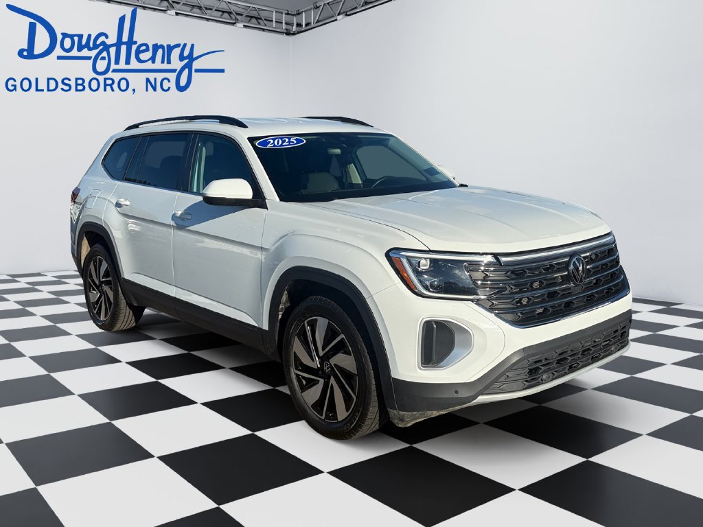 Used 2025 Volkswagen Atlas SE AWD/4WD image 7