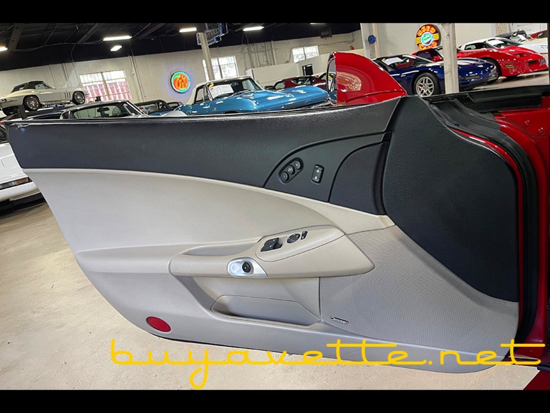 Used 2008 Chevrolet Corvette Convertible w/ Preferred Equipment Group RWD image 24