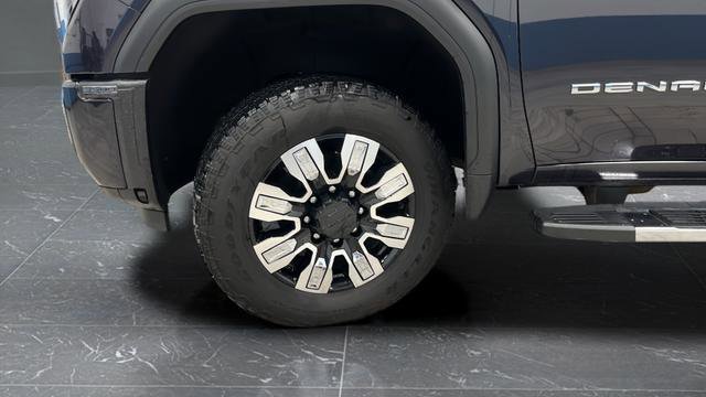 Used 2024 GMC Sierra 3500 Denali w/ Denali Reserve Package image 38