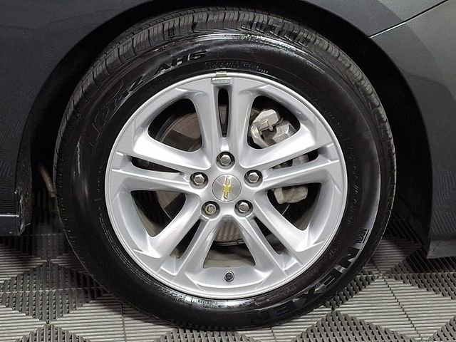 Used 2017 Chevrolet Cruze LT w/ Convenience Package FWD image 11