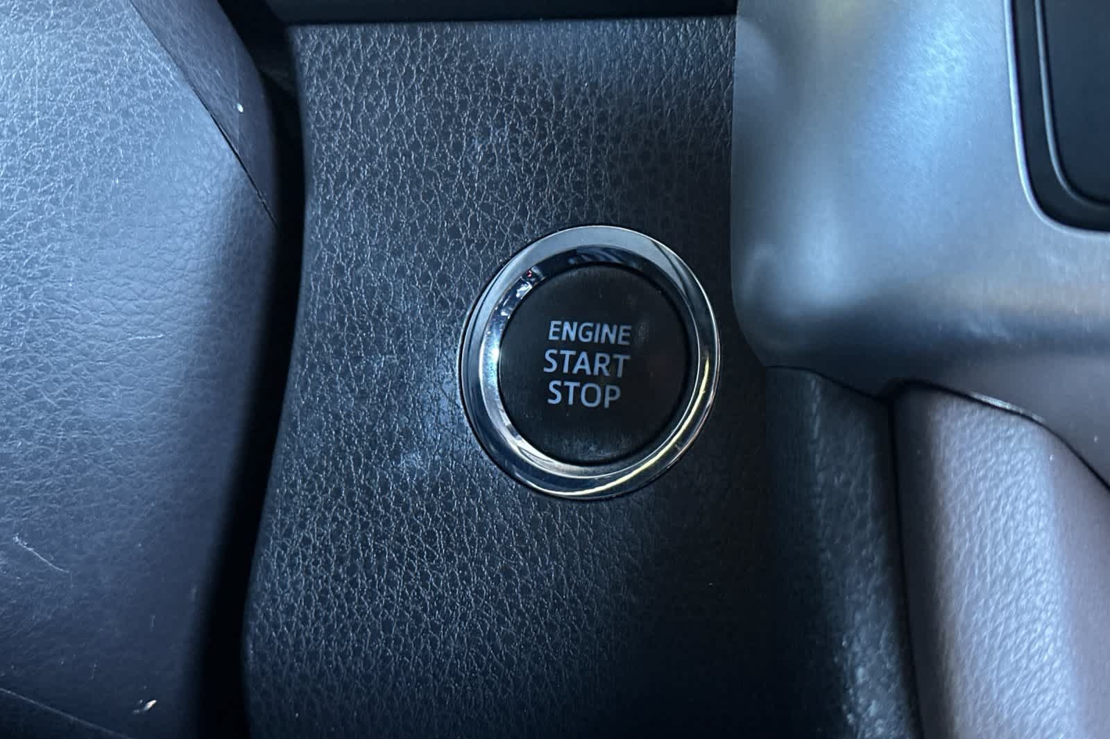 Used 2019 Toyota Highlander XLE AWD/4WD image 25