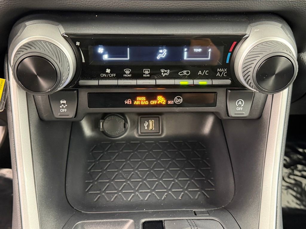 Used 2025 Toyota RAV4 LE FWD image 33