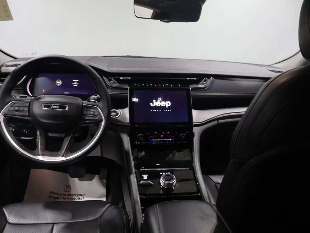 Certified 2023 Jeep Grand Cherokee Limited w/ Luxury Tech Group II AWD/4WD image 18