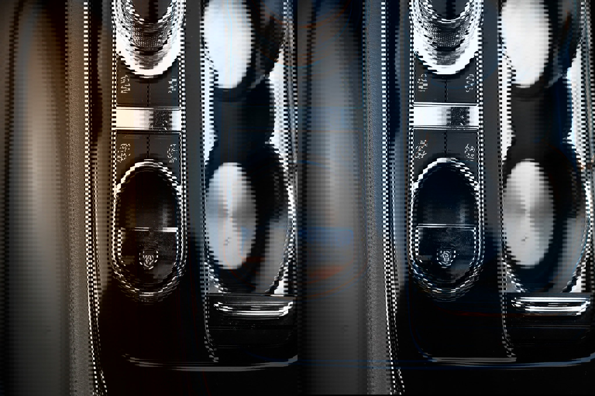 Used 2016 Jaguar XJ R-Sport image 39