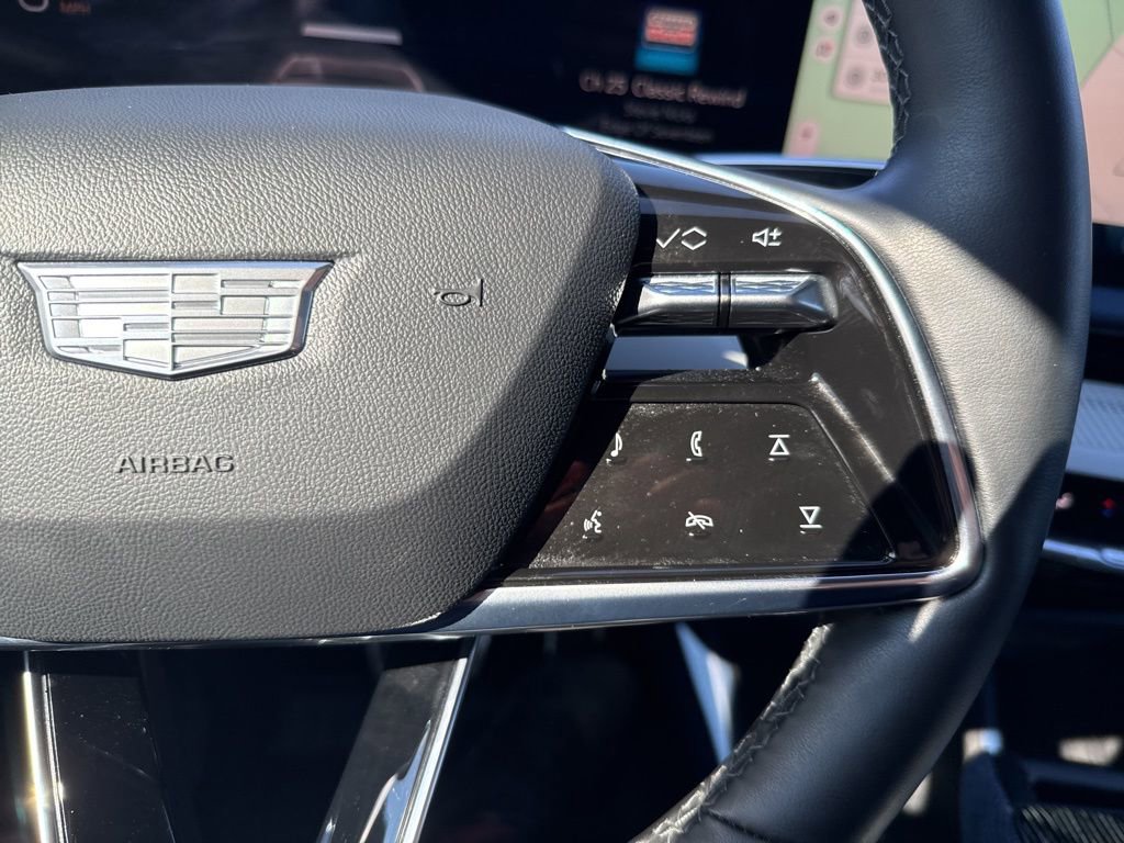 Used 2025 Cadillac Optiq Sport 2 image 28