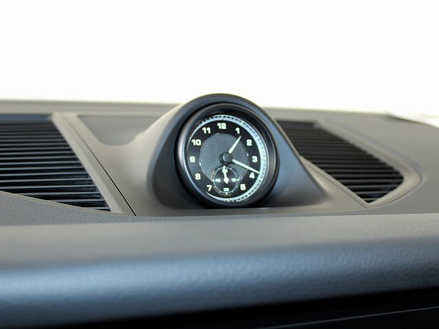 Used 2025 Porsche Macan image 15