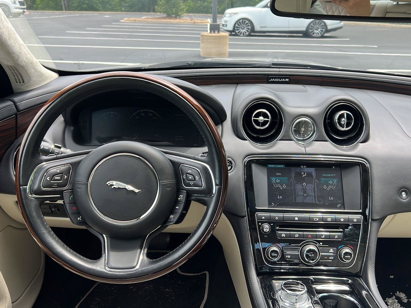 Used 2016 Jaguar XJ L Portfolio AWD/4WD image 10