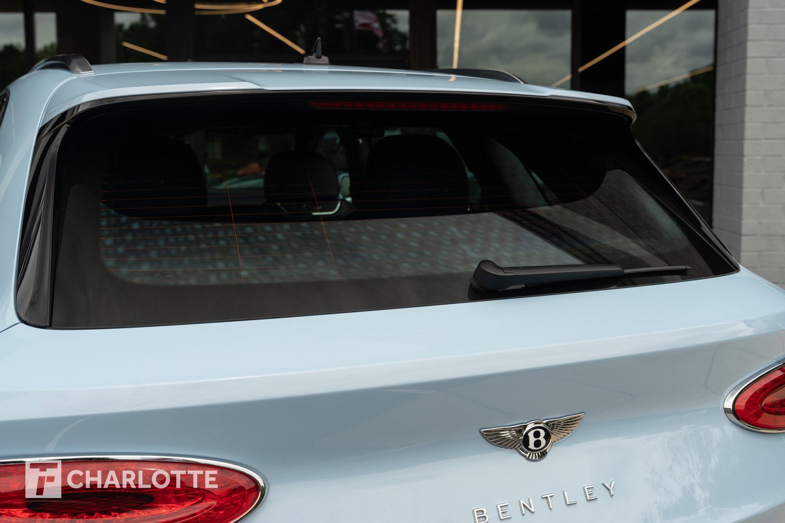 Used 2023 Bentley Bentayga Extended Wheelbase image 17