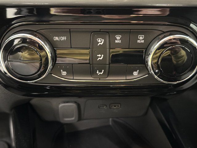Certified 2026 Chevrolet Trax LT w/ Sunroof Package FWD image 29