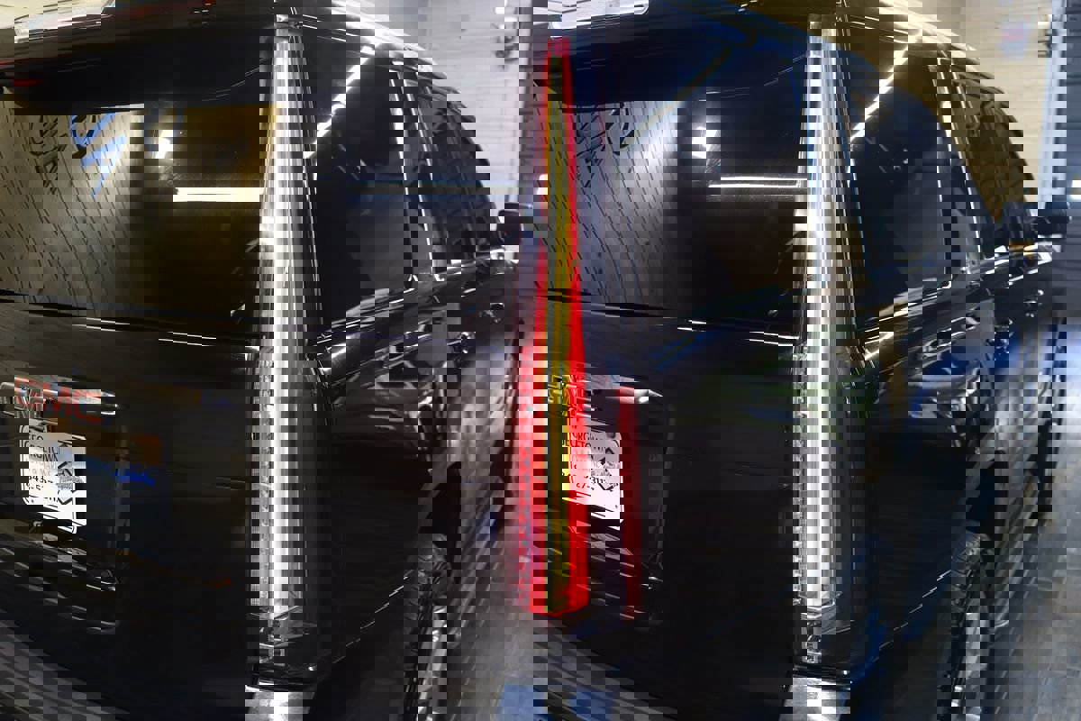 Used 2015 GMC Yukon SLT w/ HD Trailering Package image 23