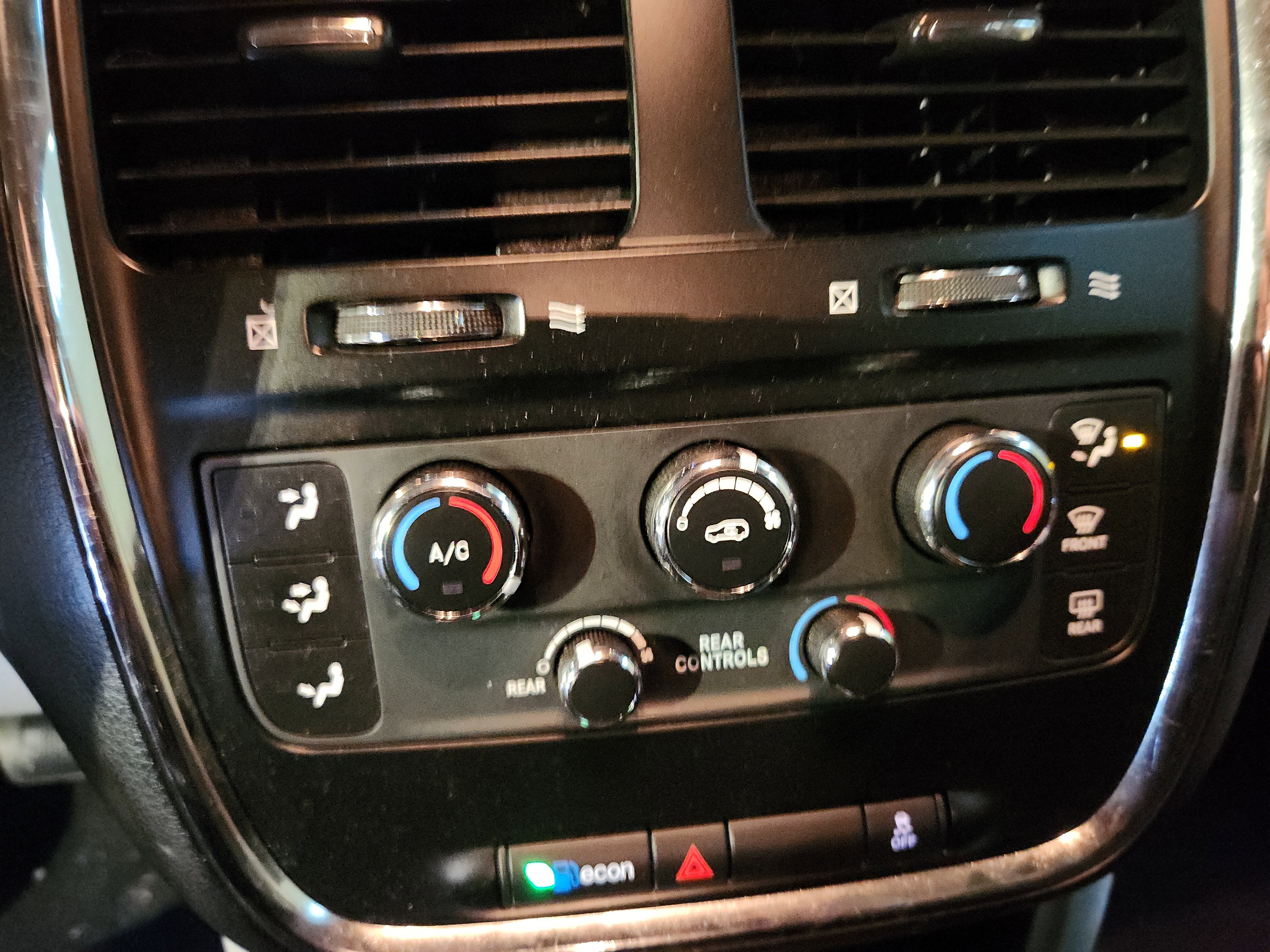 Used 2013 Dodge Grand Caravan SE image 4