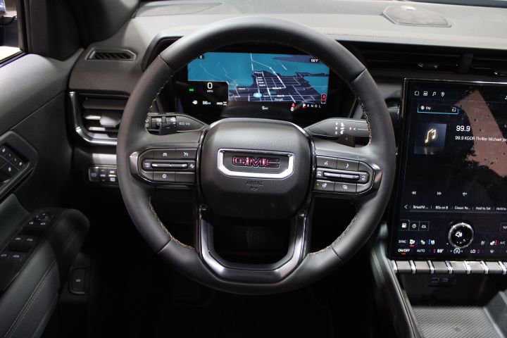 New 2026 GMC Terrain AT4 w/ Convenience Package III image 32