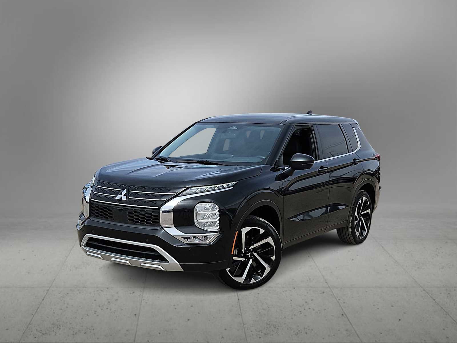 Used 2024 Mitsubishi Outlander SE