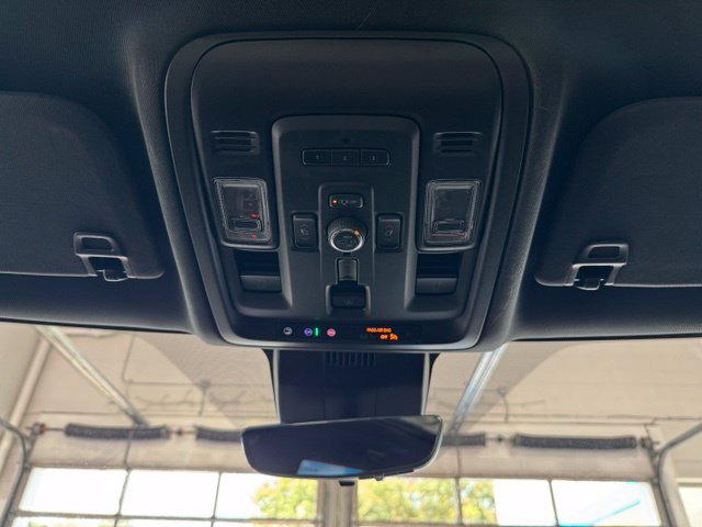 Used 2023 Chevrolet Tahoe Premier AWD/4WD image 25