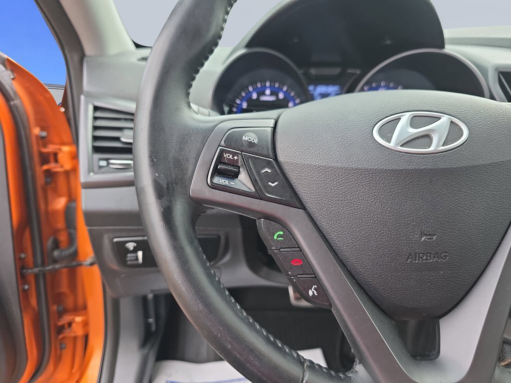 Used 2013 Hyundai Veloster Turbo FWD image 18