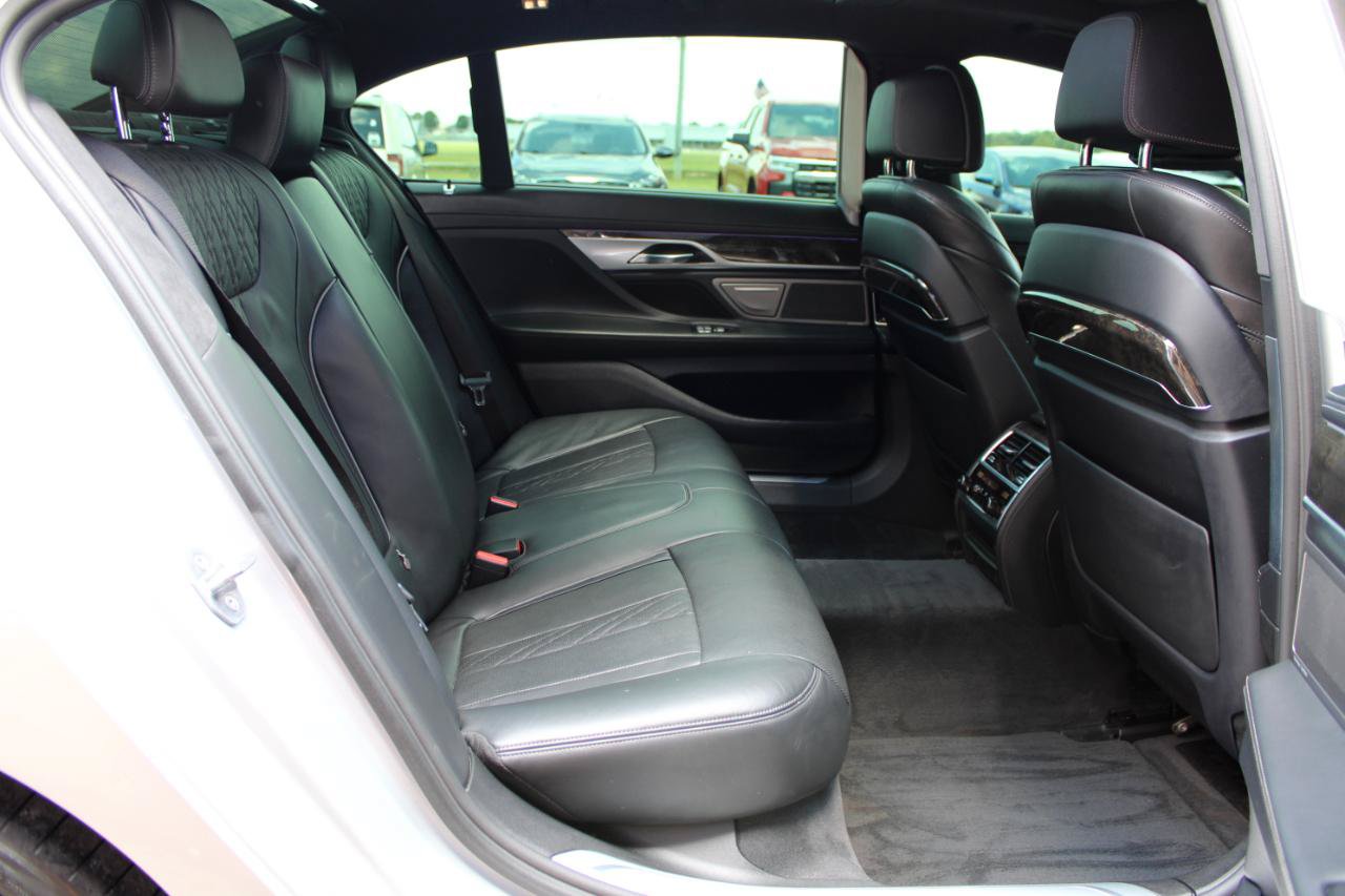 Used 2017 BMW 750i RWD image 42