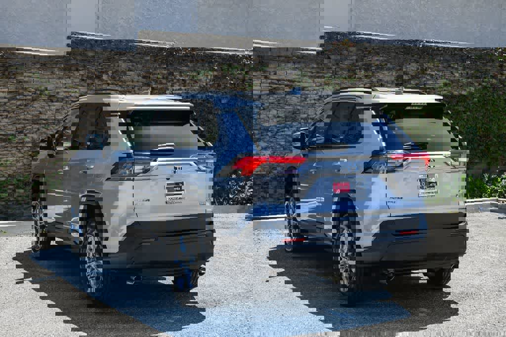 Used 2023 Toyota RAV4 LE image 8