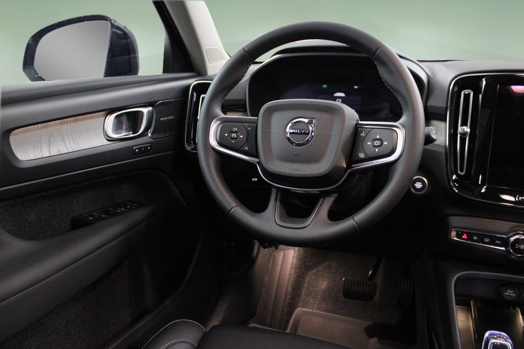 New 2026 Volvo XC40 B5 Plus w/ Climate Package AWD/4WD image 18