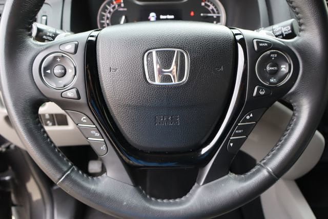 Used 2017 Honda Pilot Touring image 12