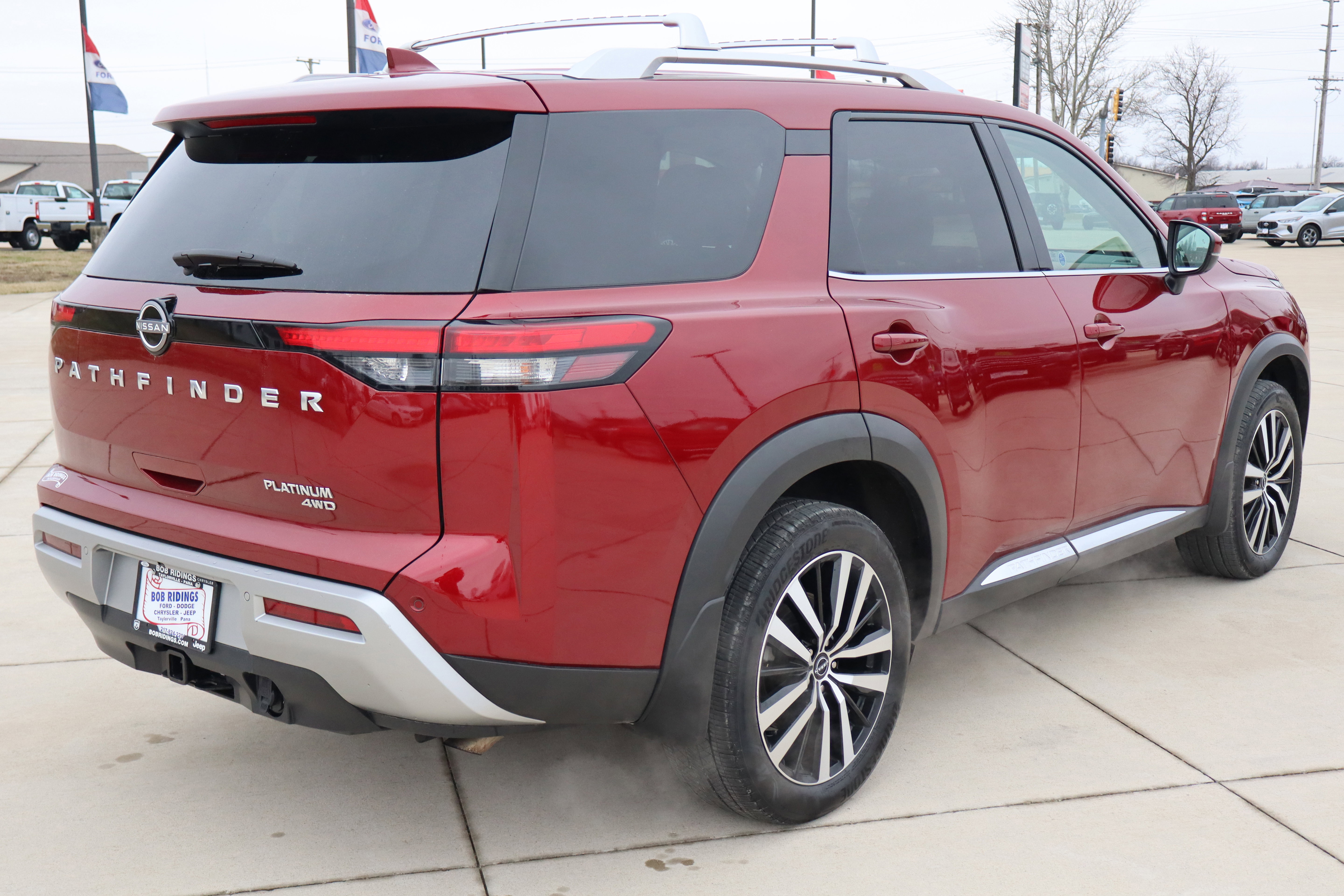 Used 2024 Nissan Pathfinder Platinum w/ Cargo Package image 6