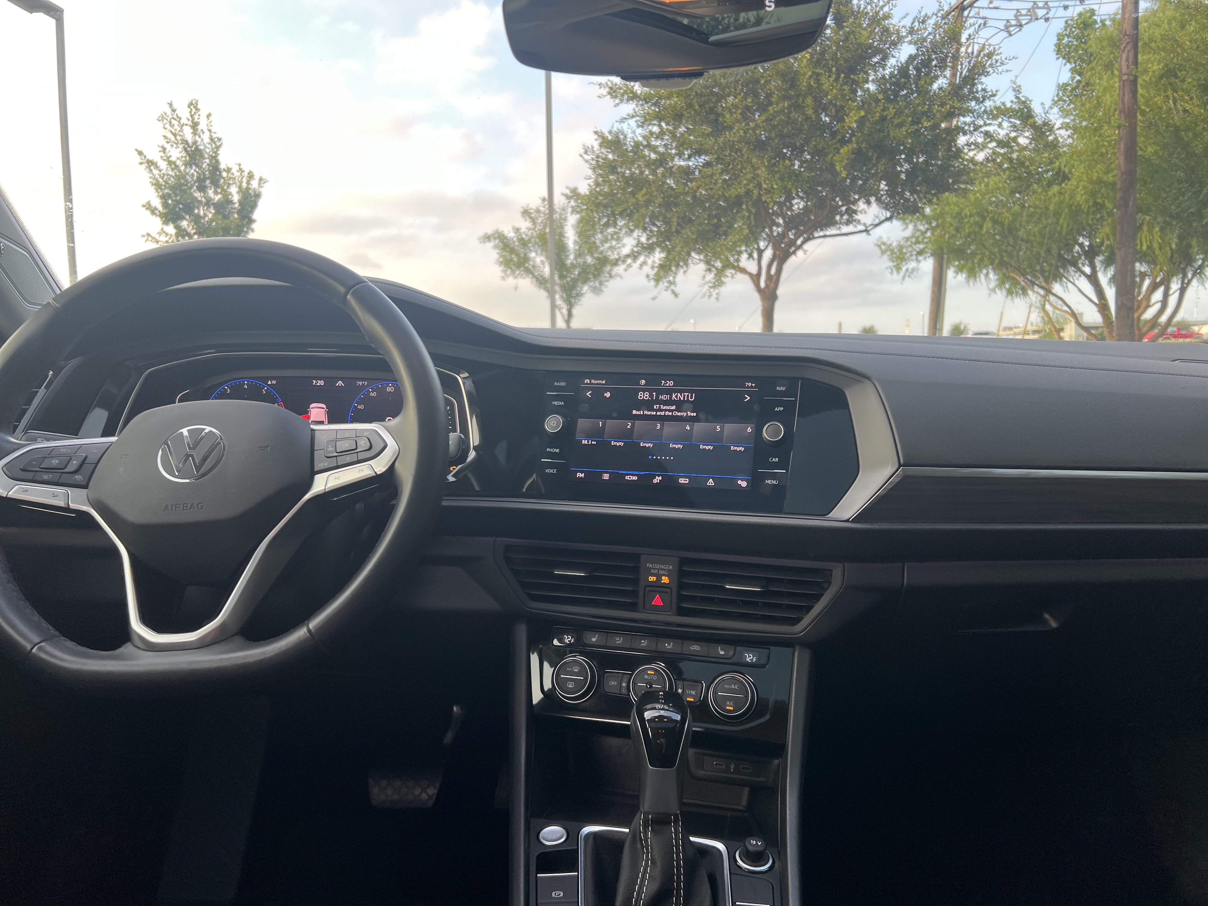 Certified 2022 Volkswagen Jetta SEL FWD image 26