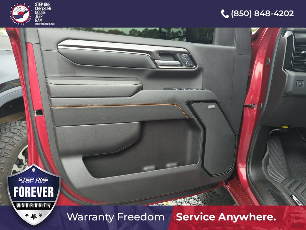 Used 2024 GMC Sierra 2500 AT4 w/ Technology Package AWD/4WD image 17