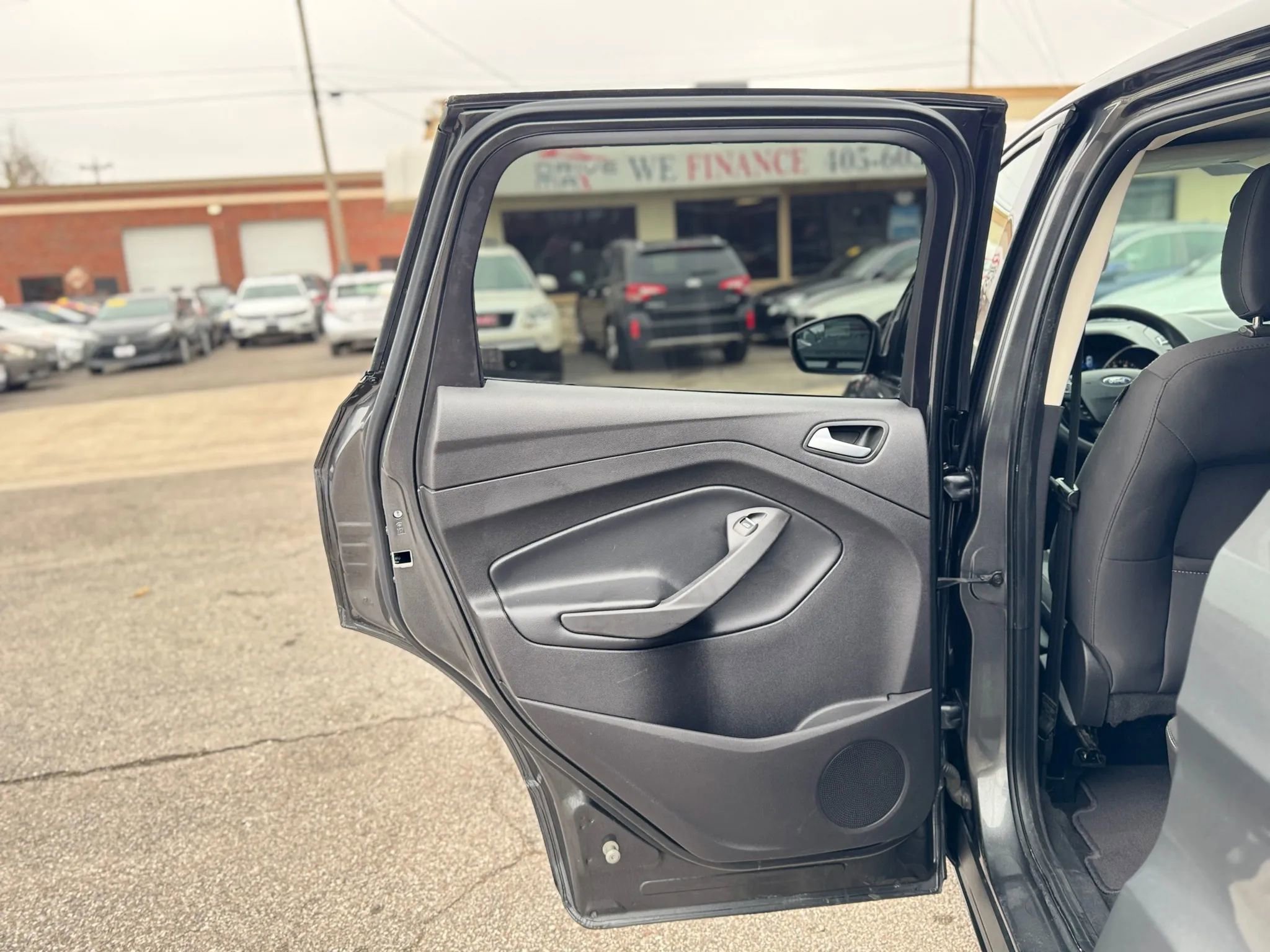Used 2019 Ford Escape SE image 27