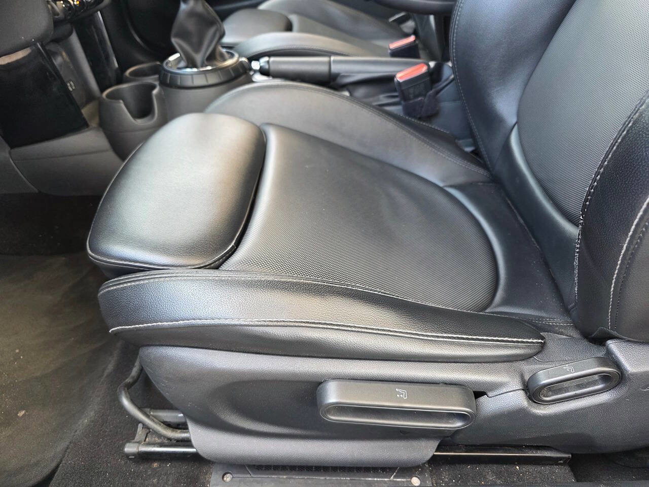 Used 2016 MINI Cooper S w/ Premium Package FWD image 21