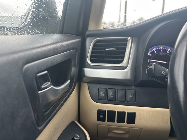 Used 2018 Toyota Highlander XLE image 9