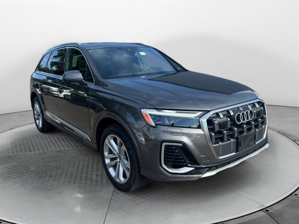 Certified 2025 Audi Q7 2.0T Premium w/ Convenience Package AWD/4WD image 1