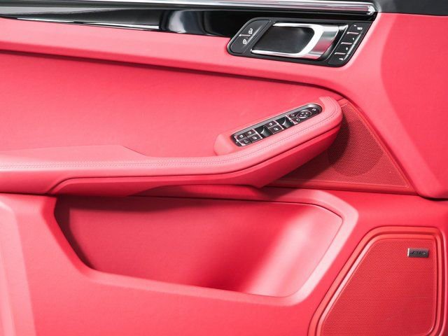 New 2026 Porsche Macan Turbo AWD/4WD image 6
