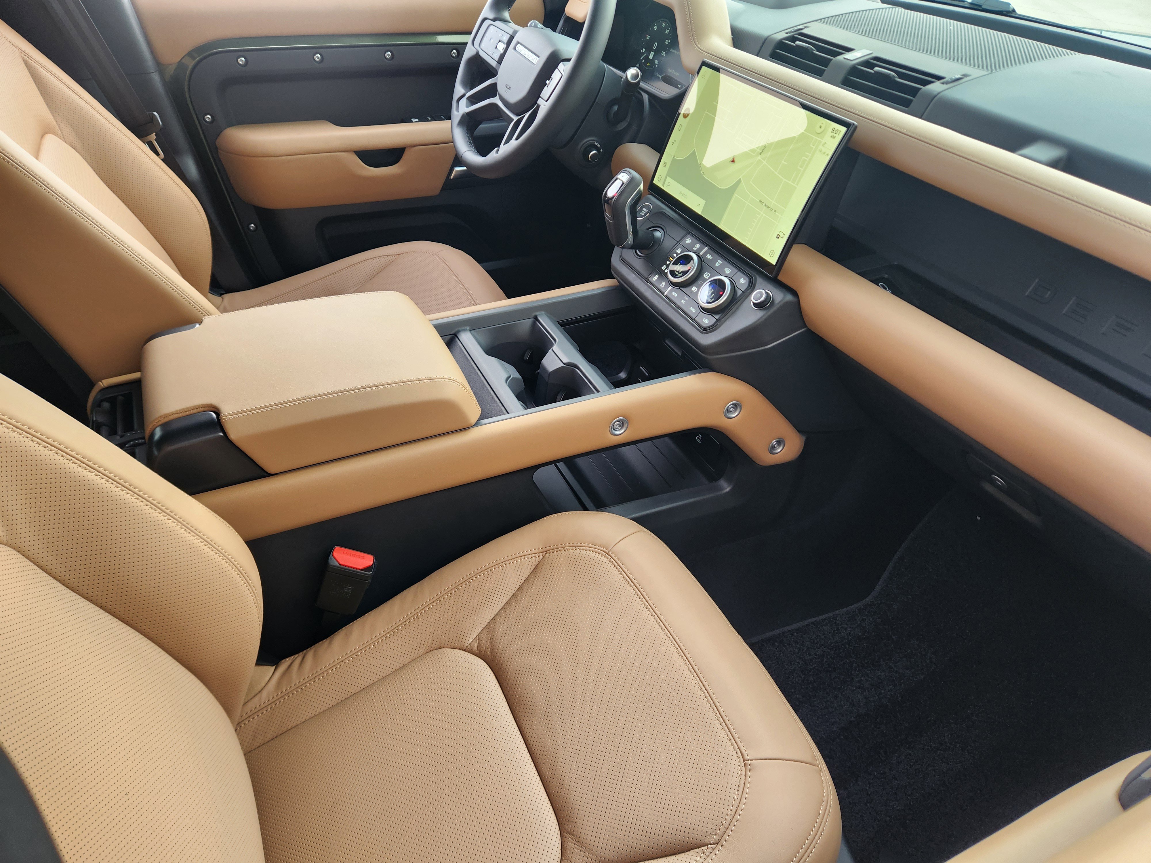 New 2026 Land Rover Defender 110 X-Dynamic SE image 15