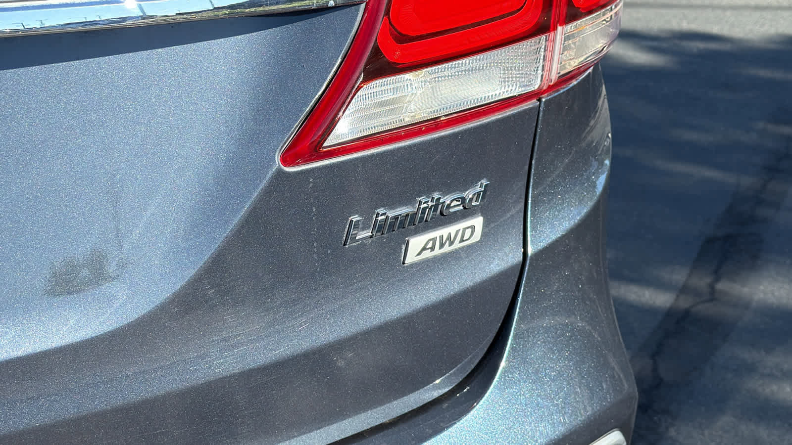 Used 2017 Hyundai Santa Fe Limited image 28