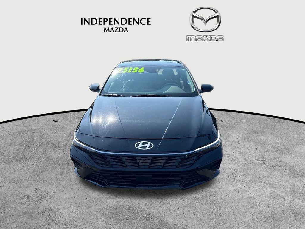Used 2025 Hyundai Elantra SEL image 8